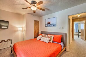 2 bedrooms, desk, free internet, bed sheets