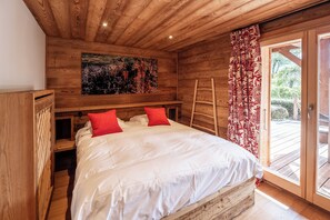 4 Schlafzimmer, Bügeleisen/Bügelbrett, Reisekinderbett, kostenloses WLAN