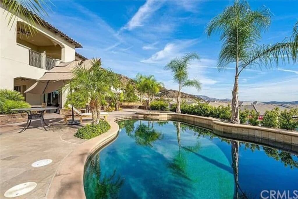 Luxurious Villa with Million-Dollar Views, Pool and Spa.