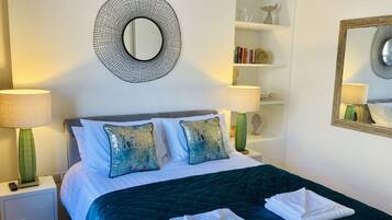 2 bedrooms, desk, iron/ironing board, WiFi (free)