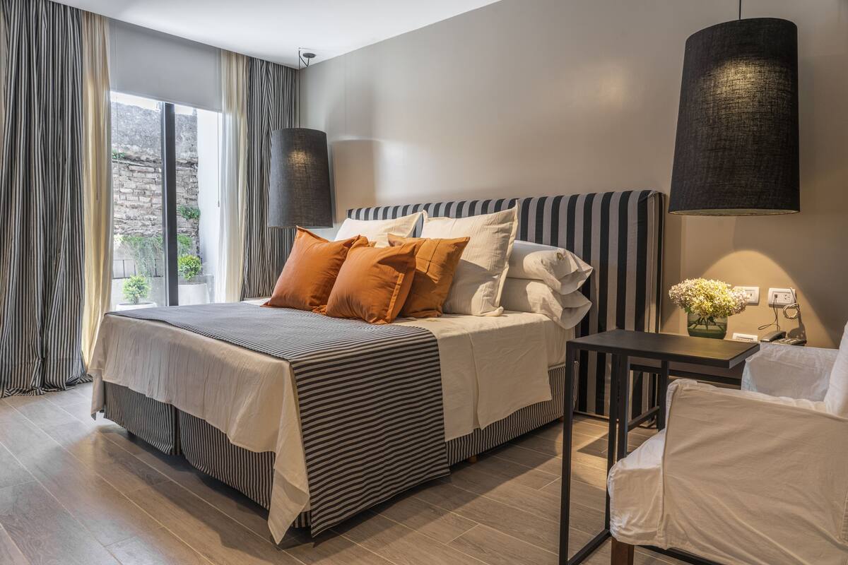 Deluxe Room | In-room safe, free WiFi, bed sheets