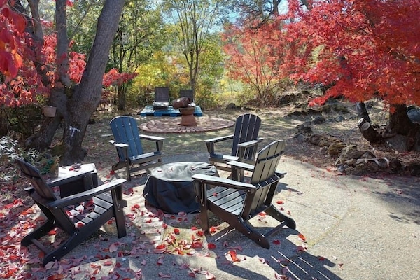 Fire Pit / Melt Your Marshmallow