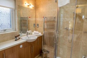 Bathroom - Pine Lake Resort (LANCASHIRE)