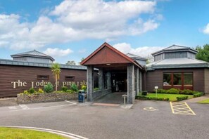 Exterior - Pine Lake Resort (LANCASHIRE)