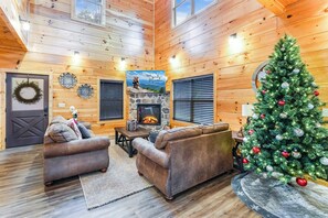 Interior - Cozy mountain cabin w/indoor pool & theater (Sevierville)