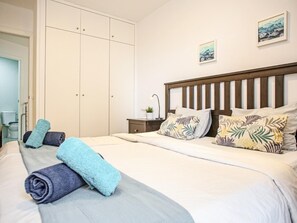 2 slaapkamers, een strijkplank/strijkijzer, wifi, beddengoed