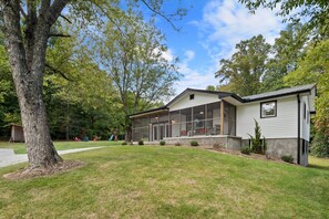 Exterior - Clear Creek Retreat - Pet Friendly, King Bed, Hot Tub, Game Room, Fire Pit (Hendersonville)