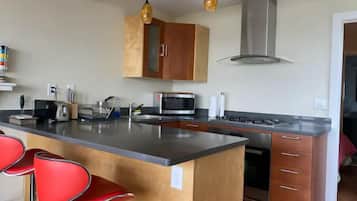 Fridge, microwave, oven