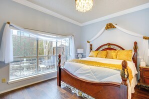 4 bedrooms, desk, iron/ironing board, travel crib - Lake-View Rowlett Escape w/ Fire Pit & Games! (Rowlett)