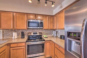 Fridge, microwave, stovetop, coffee/tea maker - Lounge Poolside: Resort Condo 1 Mi to Old Town! (Scottsdale)