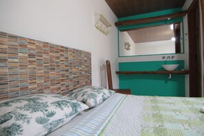 Classic Double Room, 1 Double Bed | Minibar, free WiFi, bed sheets - pousada Vila Mathilde (Alfredo Chaves)