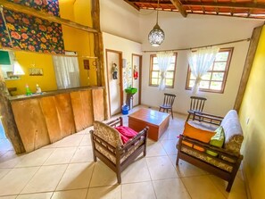 21-inch flat-screen TV with satellite channels, TV - pousada Vila Mathilde (Alfredo Chaves)