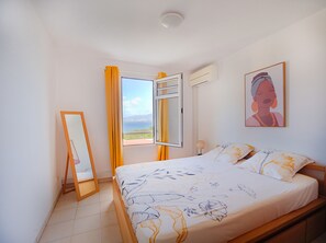 2 chambres, fer et planche à repasser, lit parapluie, Wi-Fi gratuit