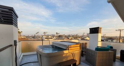 Roof top Hot Tub 4 bd 4 b 2car spots Pet friendly