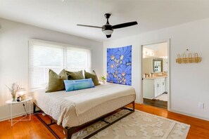 6 bedrooms, premium bedding, WiFi