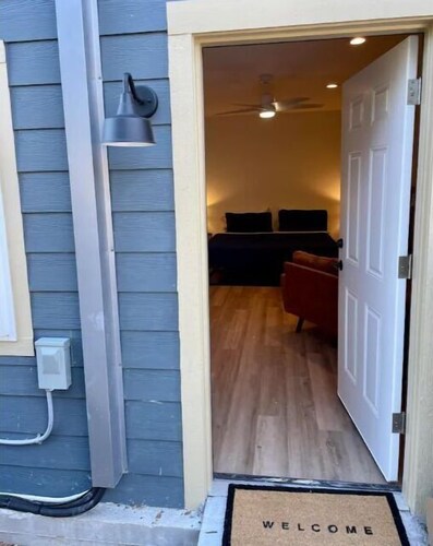 Guest House Suite, kitchenette, King bed