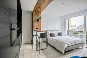 Fer et planche à repasser, Wi-Fi gratuit, draps fournis