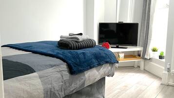 Deluxe Single Room | Premium bedding, individually furnished, blackout drapes