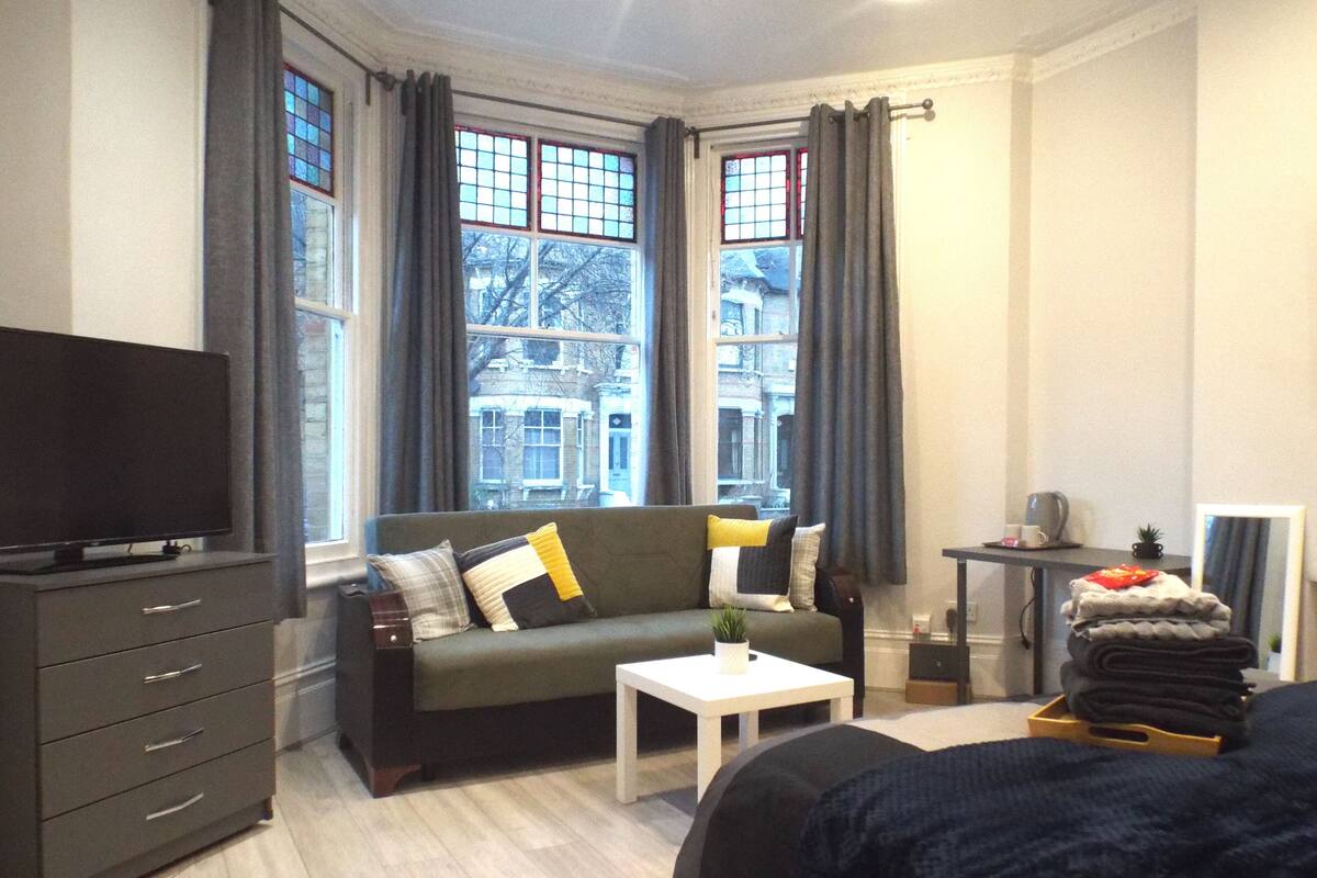 Deluxe Triple Room, 1 Double Bed with Sofa bed | Premium bedding, blackout drapes, iron/ironing board (on request)