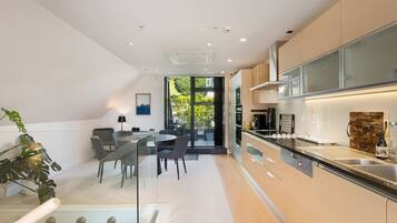 Micro-ondes, four, lave-vaisselle