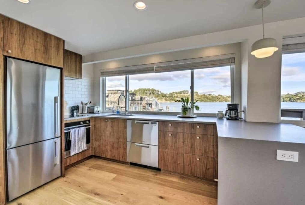 冰箱、微波炉、烤箱、炉灶