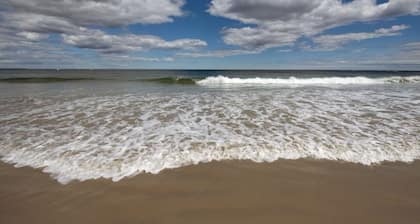 STILL WEEKS OPEN IN SEPT! Steps to the beach in Wells, perfect for families!