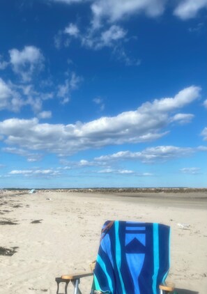 Beach nearby - 1 July week, 1 Aug week just opened! Steps to the beach, 1 dog welcome! (Wells)