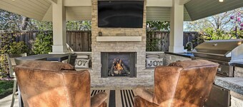 Pleasant Hill Studio w/ Pool & Hot Tub Access
