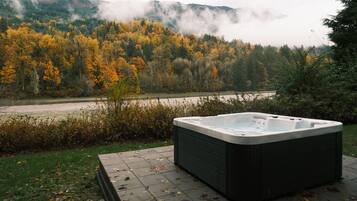 Baignoire à remous extérieure