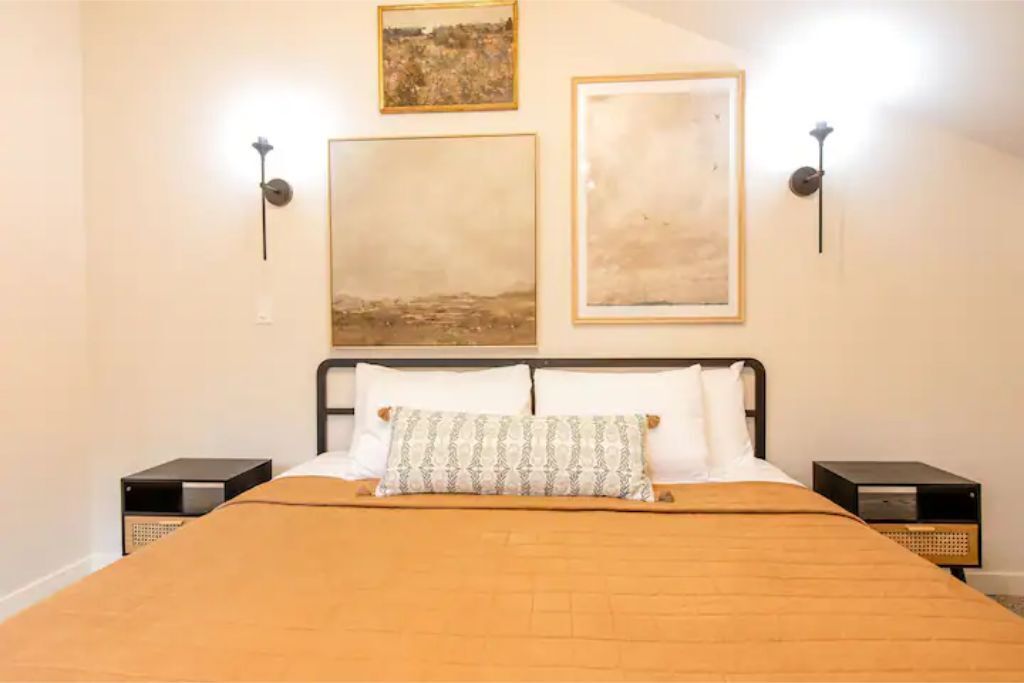 2 habitaciones, tabla de planchar con plancha y cuna de viaje 