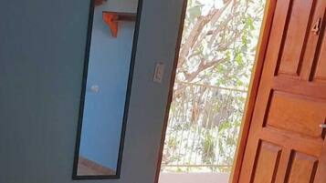 Comfort Room | Desk, laptop workspace, free WiFi, bed sheets