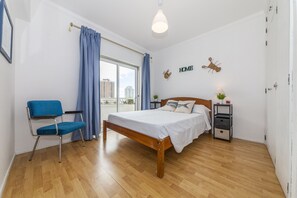 1 chambre, fer et planche à repasser, Wi-Fi gratuit