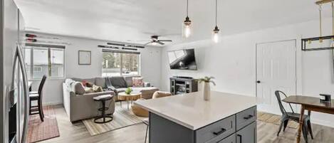 スマートテレビ、暖炉