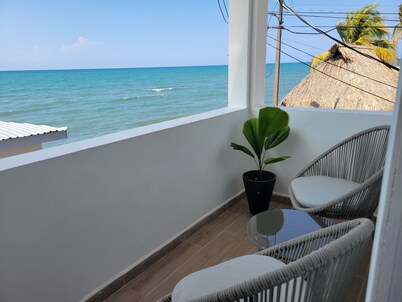 Gorgeous double room with Caribbean view next to PASEO, parking, balcony netflix