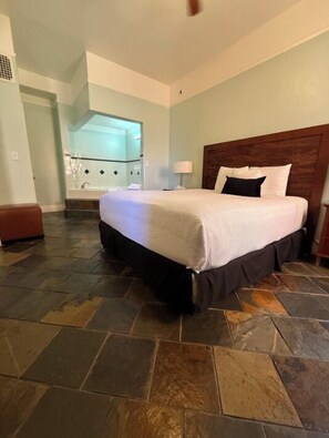 Signature Studio Suite | Bathroom | Combined shower/tub, free toiletries, hair dryer, towels - The Gadsden Hotel  (Douglas)
