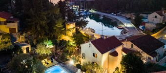 Family villa with spacious yard, Mediterranean garden and pool