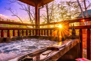 Outdoor spa tub - Pet Friendly! Private Pool, Mini Golf, Views! (Pigeon Forge)