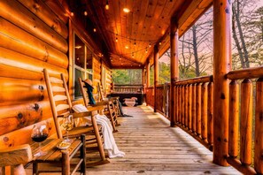 Property grounds - Pet Friendly! Private Pool, Mini Golf, Views! (Pigeon Forge)