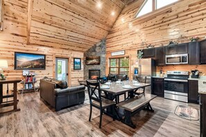 Interior - Pet Friendly! Private Pool, Mini Golf, Views! (Pigeon Forge)