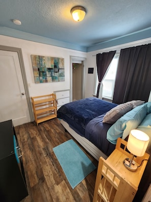 3 chambres, bureau, accès au Wi-Fi (inclus), literie fournie