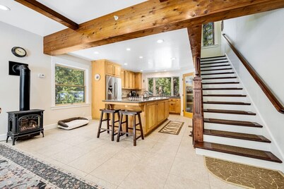 Ideal Spacious Mountain Home