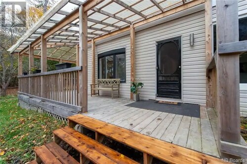 Private house/large hottub/sauna & optional "Adult/Red room"