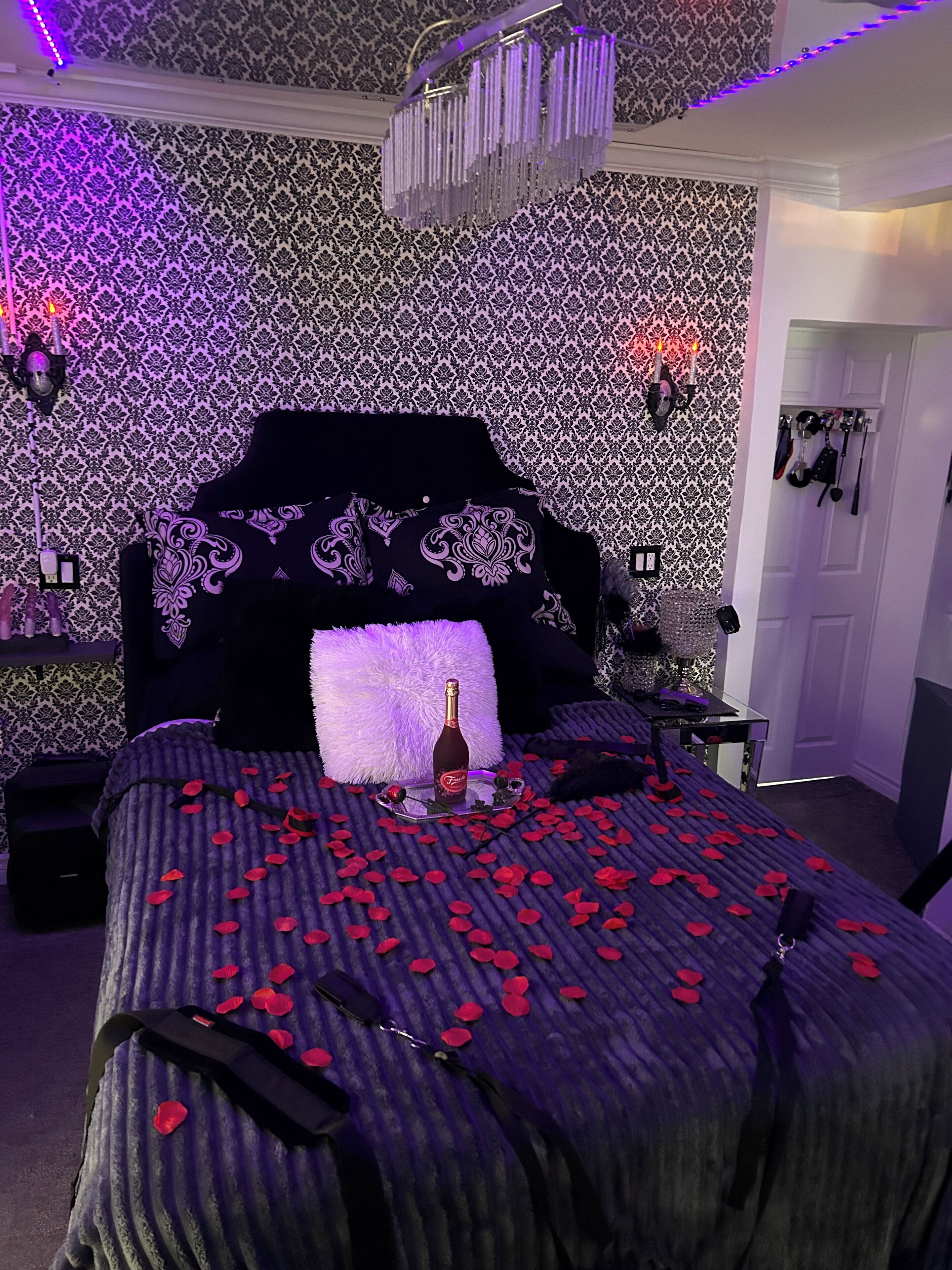 3 slaapkamers, een kluis op de kamer, een strijkplank/strijkijzer