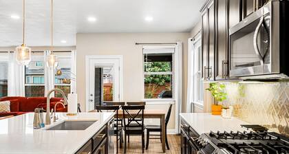 La Estancia: Chic Home with Heatable Pool - Close to SeaWorld & Lackland AFB!