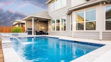 Piscine extérieure, piscine chauffée