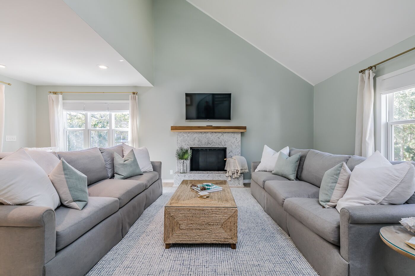 NEWLY Renovated Short Walk to Beach and Beach Club - Sleeps 12