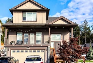 Exterior - Cozy Langford Suite Retreat (Langford)