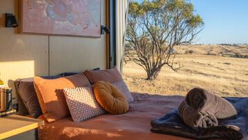 1 habitación y ropa de cama