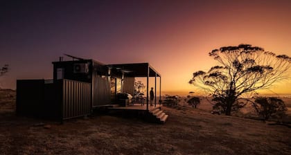 Tim & Ashleigh the Tiny Cabins