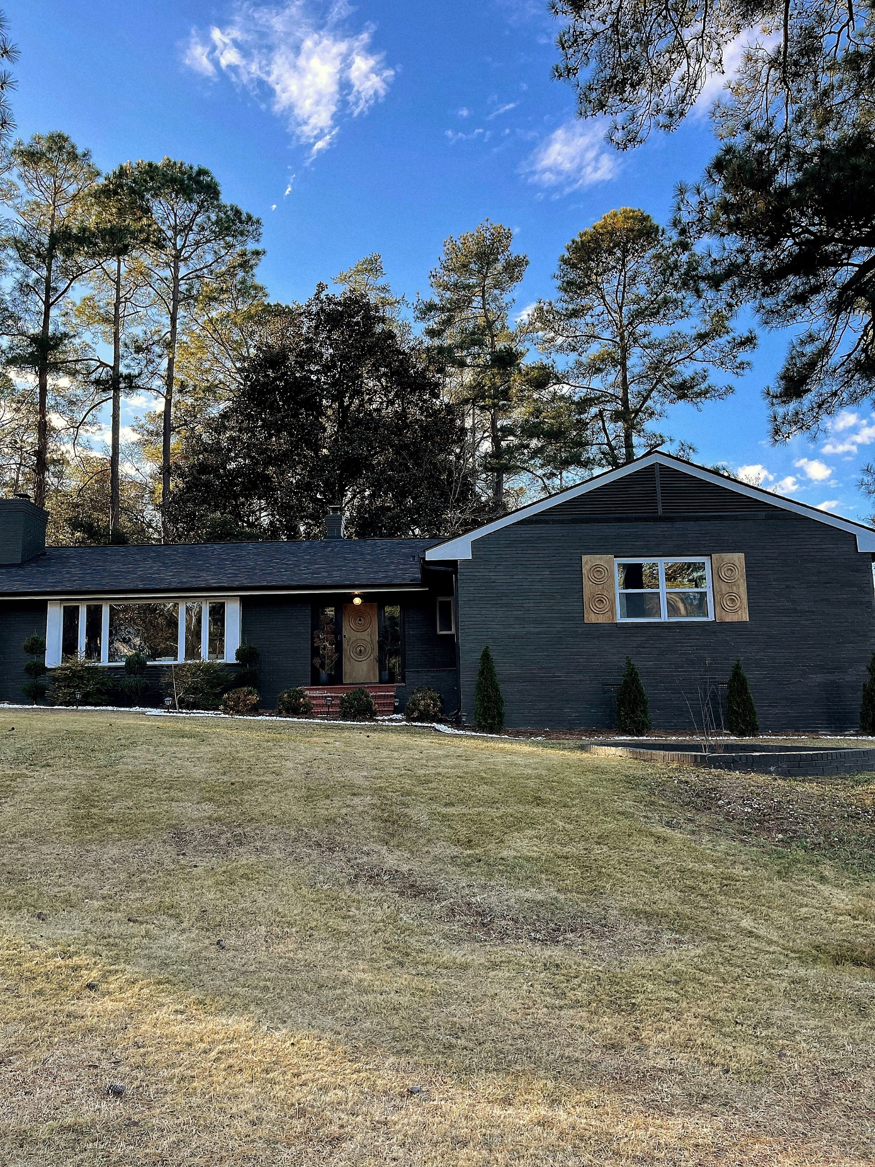 Modern Home in Country Club Hills next to Augusta National.  0.9 from nationals!